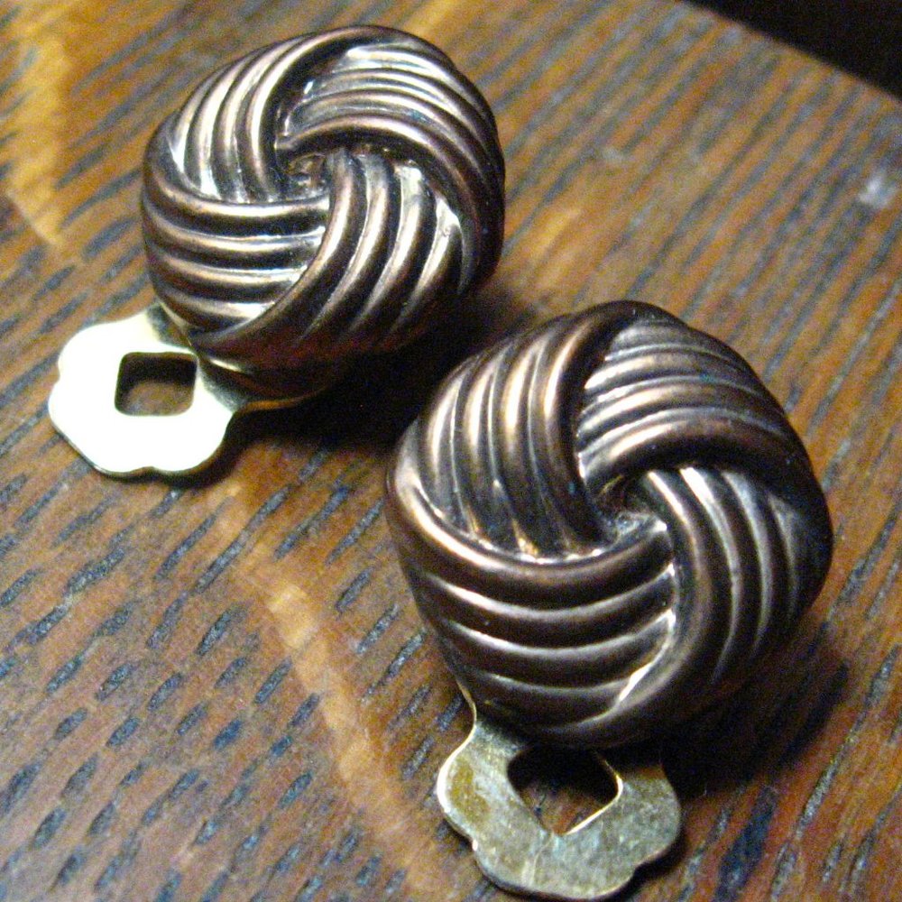 🛍 Mid Century 1960's Twist Swirl Button Clip On Earrings